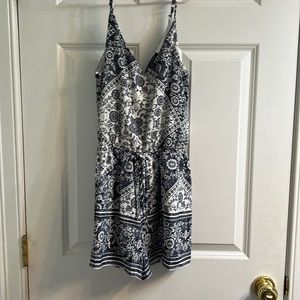 BLUE AND WHITE FLORAL ROMPER